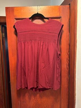 Old Navy Sleeveless Pintuck Yoke Tank Top - Burgundy